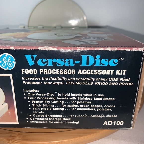 Vintage GE Versa-Disc Food Processor Accessory Kit AD-1 Blender Slicer Shredder - Picture 2 of 4